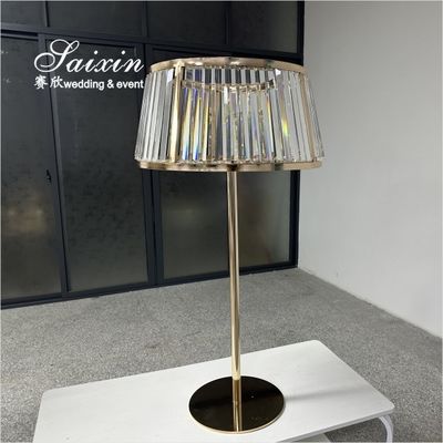 Centres en or de l' étagère de cristal pour les centres de mariage