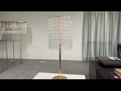 Nouveau porte-bougies en or avec des chaînes de cristal